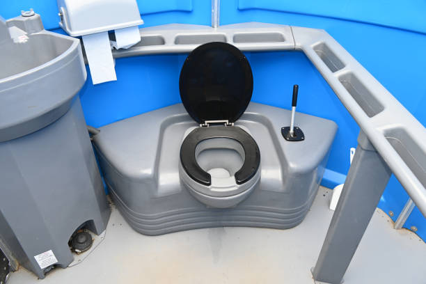 Portable Toilet Options We Offer in Oak Park Heights, MN